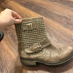 Brown Steve Madden ankle booties US women size 6.5